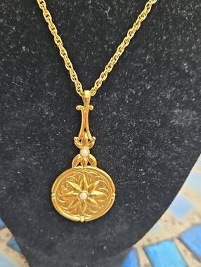 Goldtone Flower Faux Pearl Mirror Necklace